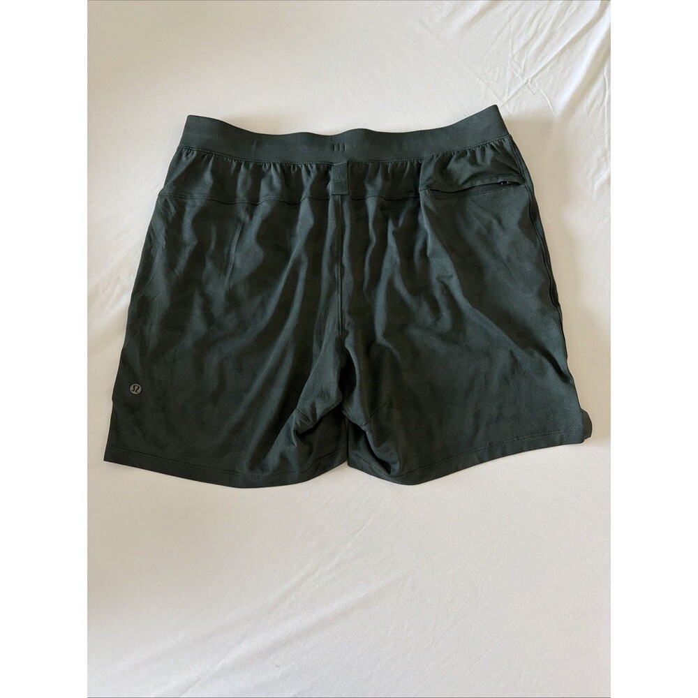 Lululemon License To Train Linerless Shorts 7” Green Camo Multi Mens XL LM7AZNS - Picture 9 of 9